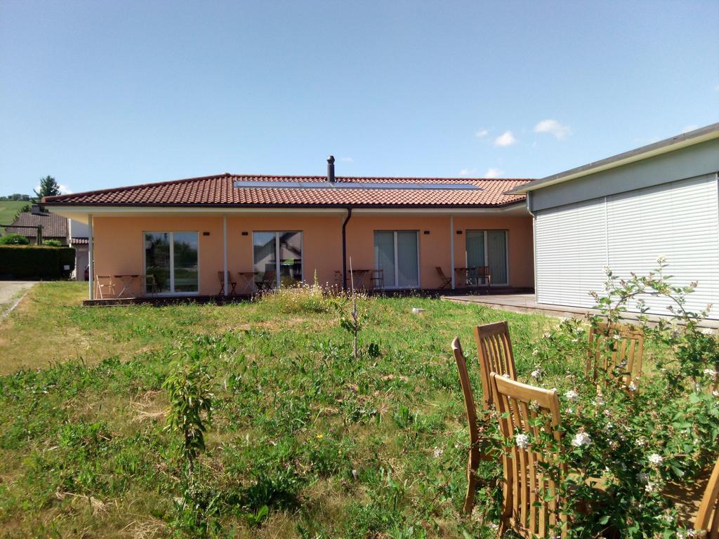 Bed And Breakfast Villa Hallau מראה חיצוני תמונה